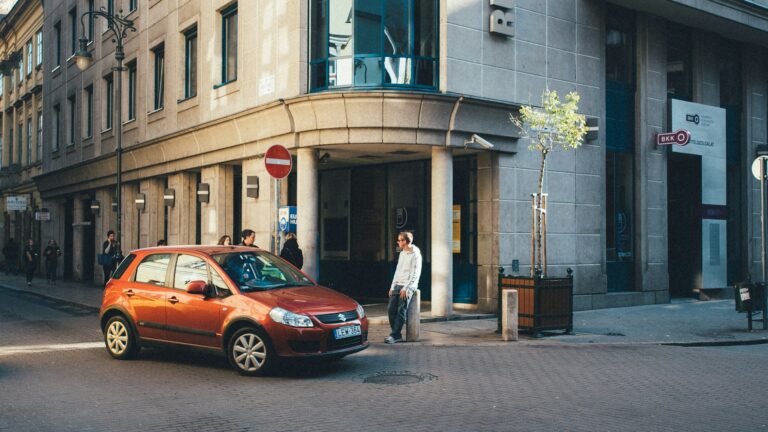 Combien coûte une location de voiture sans permis : prix, tarifs journaliers et mensuels